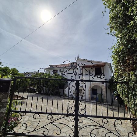 Apartments Villa Julia 特罗吉尔 外观 照片