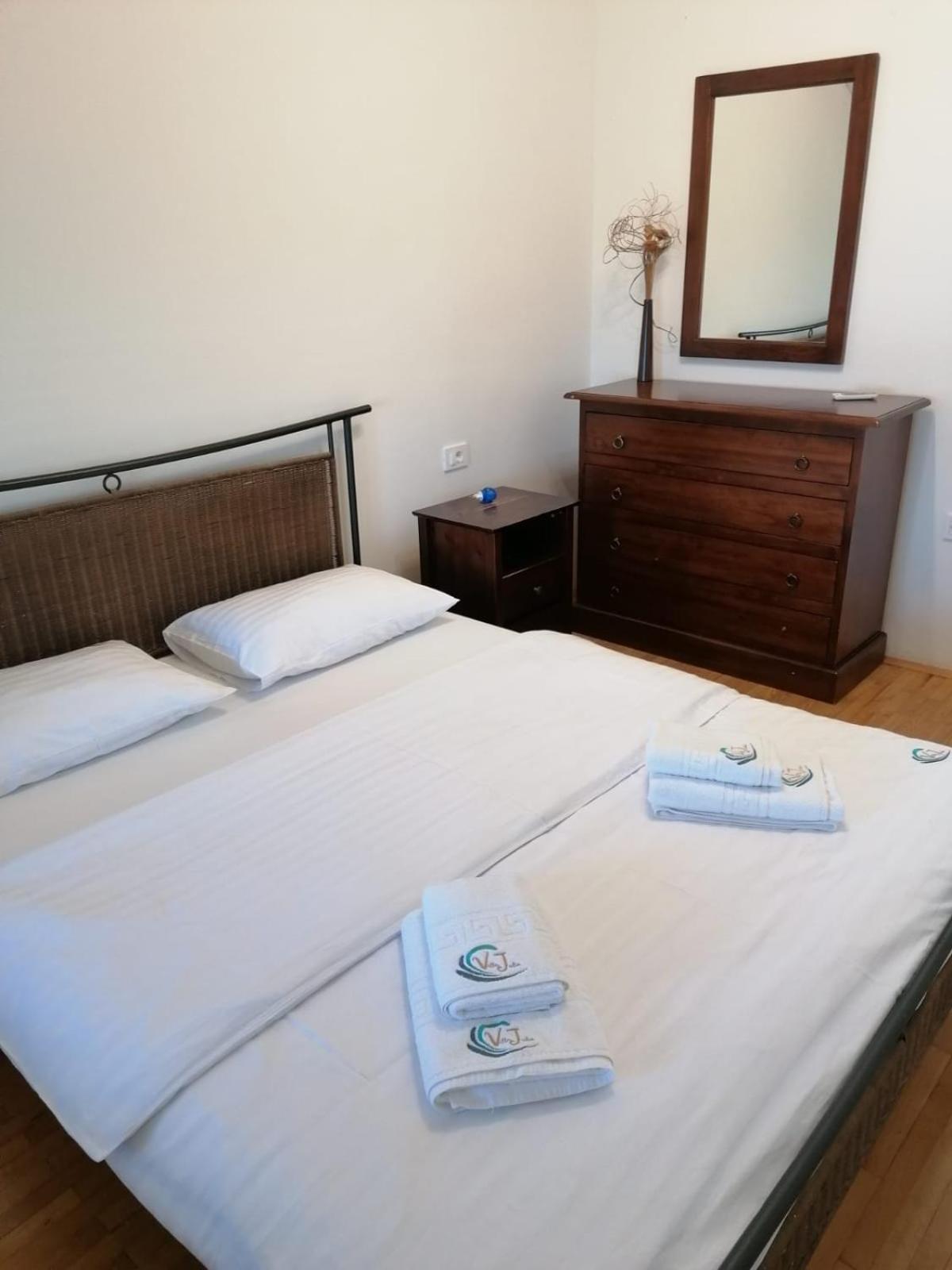 Apartments Villa Julia 特罗吉尔 外观 照片