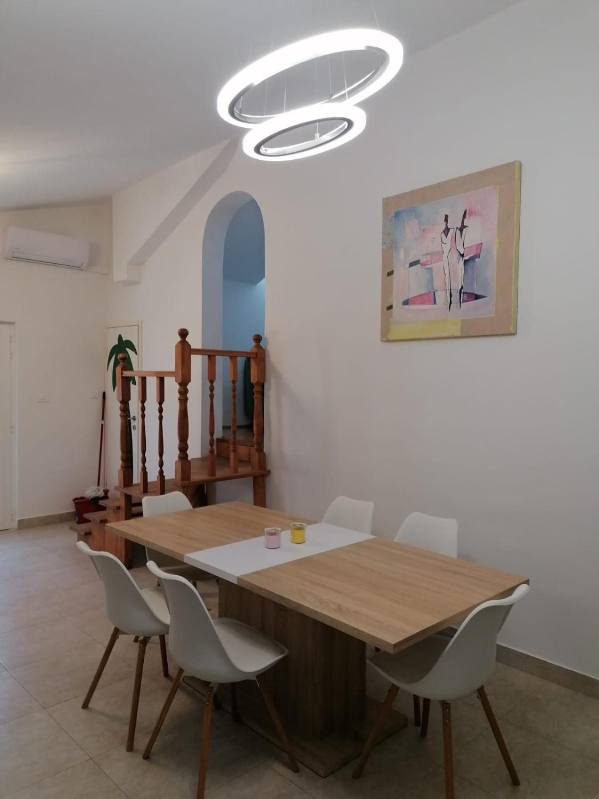Apartments Villa Julia 特罗吉尔 外观 照片
