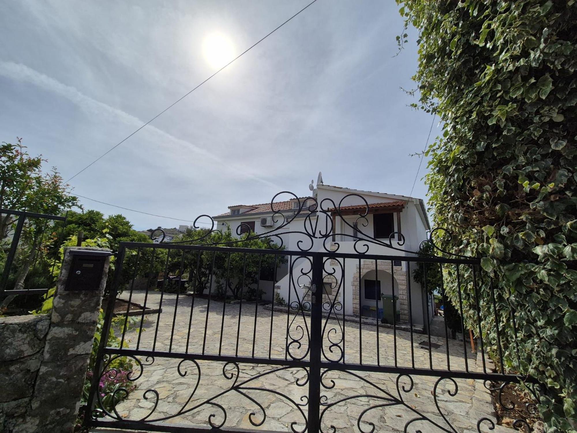 Apartments Villa Julia 特罗吉尔 外观 照片